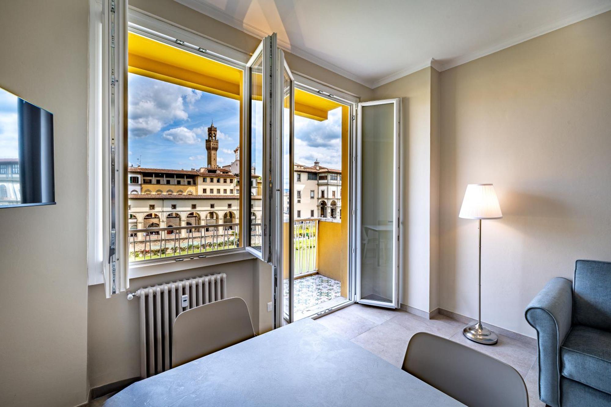 Yd Balcony On Pontevecchio View Apartman Firenze Kültér fotó