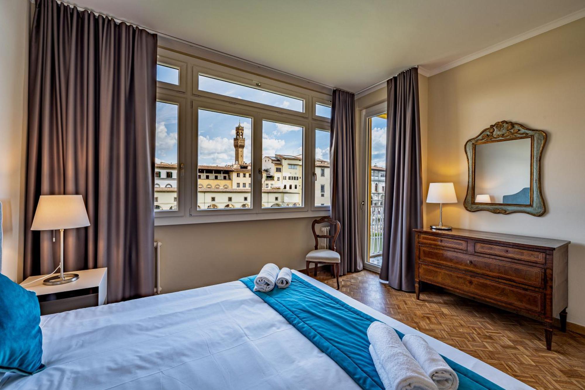 Yd Balcony On Pontevecchio View Apartman Firenze Kültér fotó
